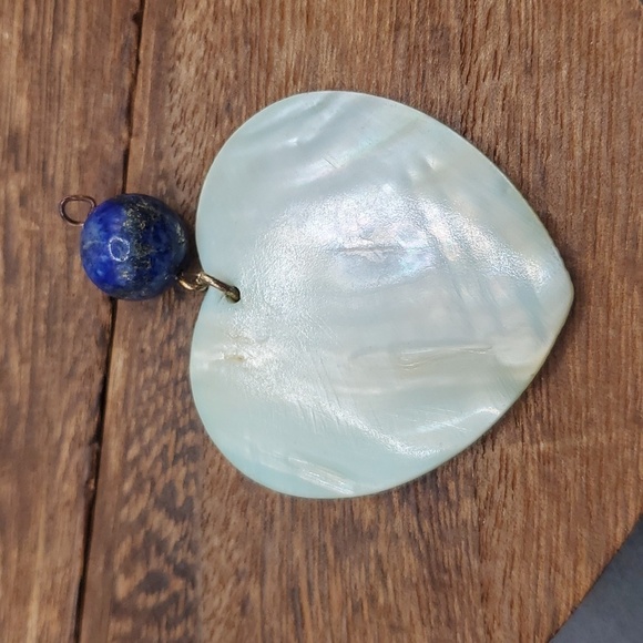 Mother‎ of pearl heart drop pendant - Picture 1 of 2